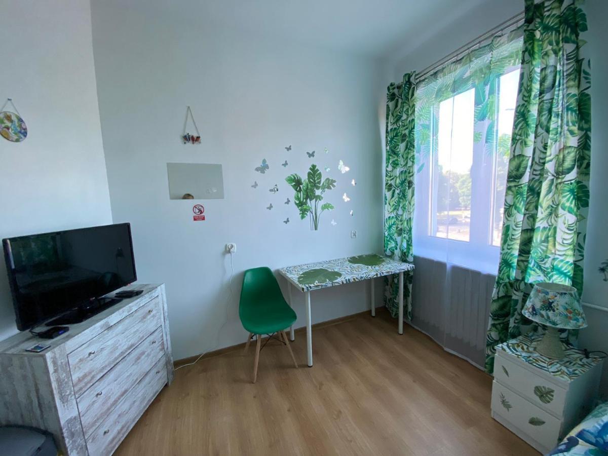 Jungle Rooms กดัญสก์ ภายนอก รูปภาพ