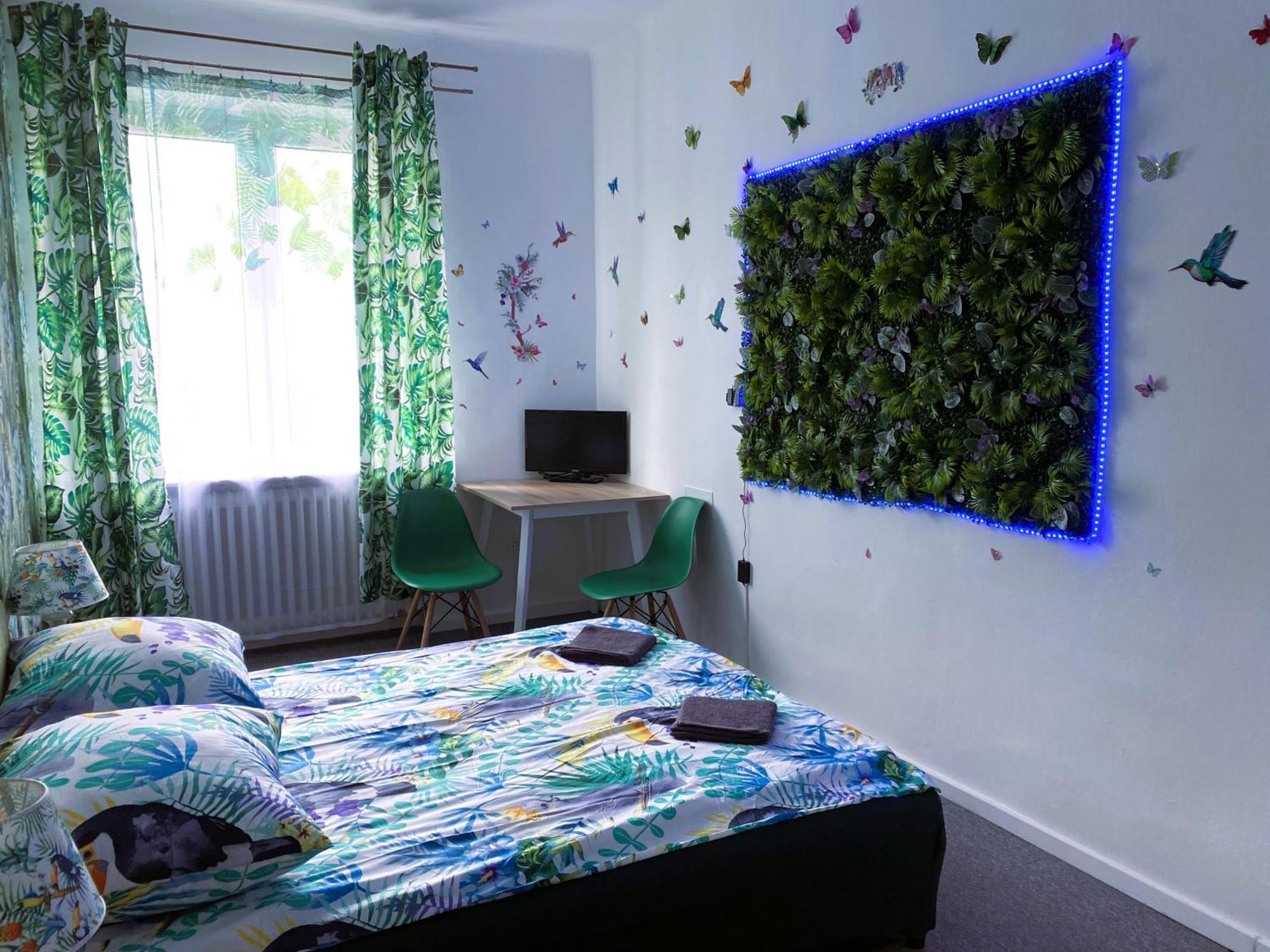 Jungle Rooms กดัญสก์ ภายนอก รูปภาพ