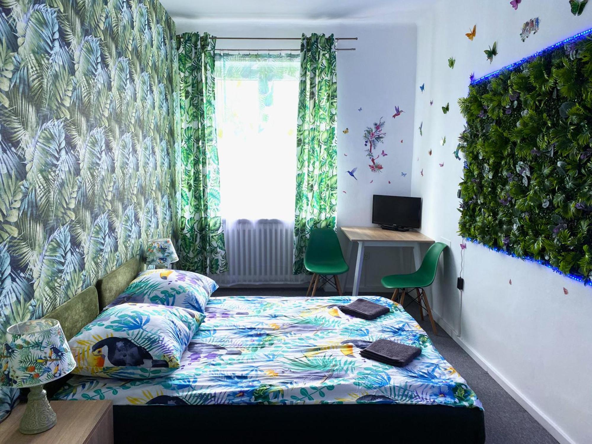 Jungle Rooms กดัญสก์ ภายนอก รูปภาพ
