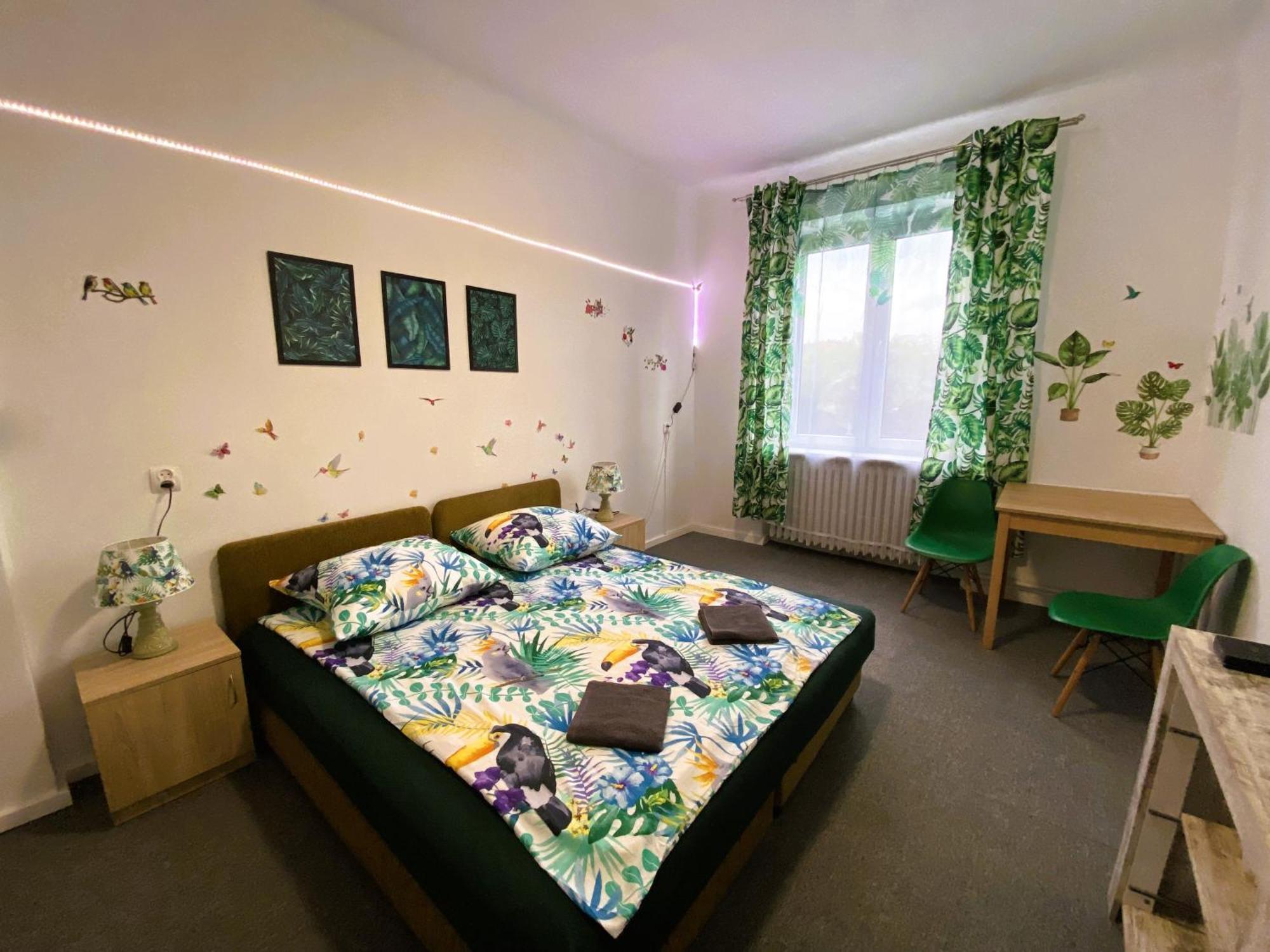Jungle Rooms กดัญสก์ ภายนอก รูปภาพ