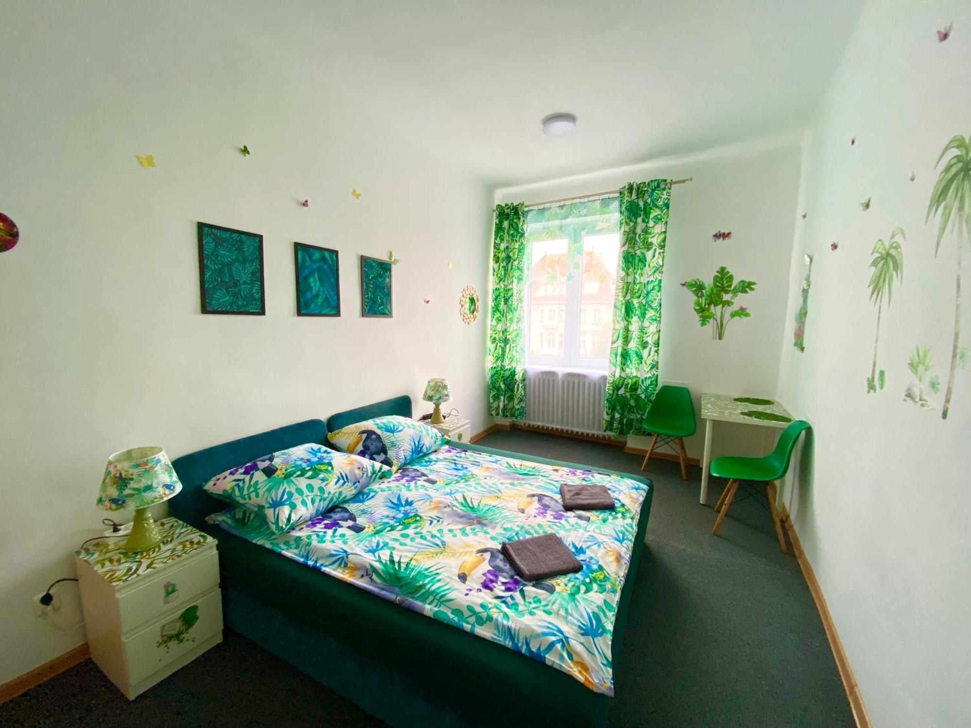 Jungle Rooms กดัญสก์ ภายนอก รูปภาพ