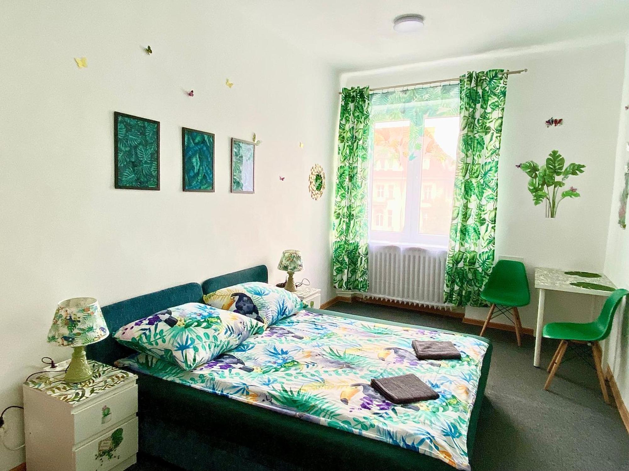 Jungle Rooms กดัญสก์ ภายนอก รูปภาพ