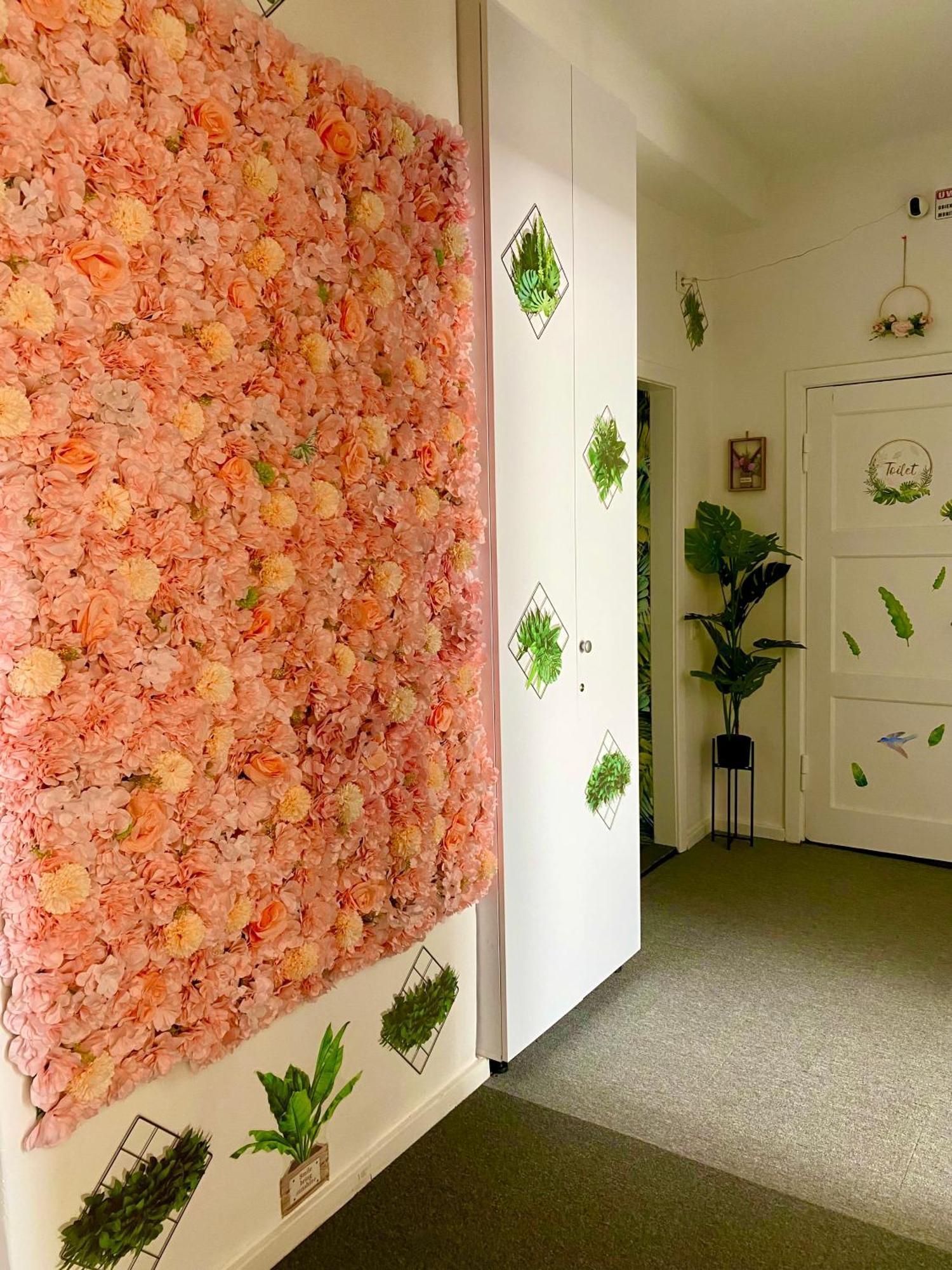 Jungle Rooms กดัญสก์ ภายนอก รูปภาพ