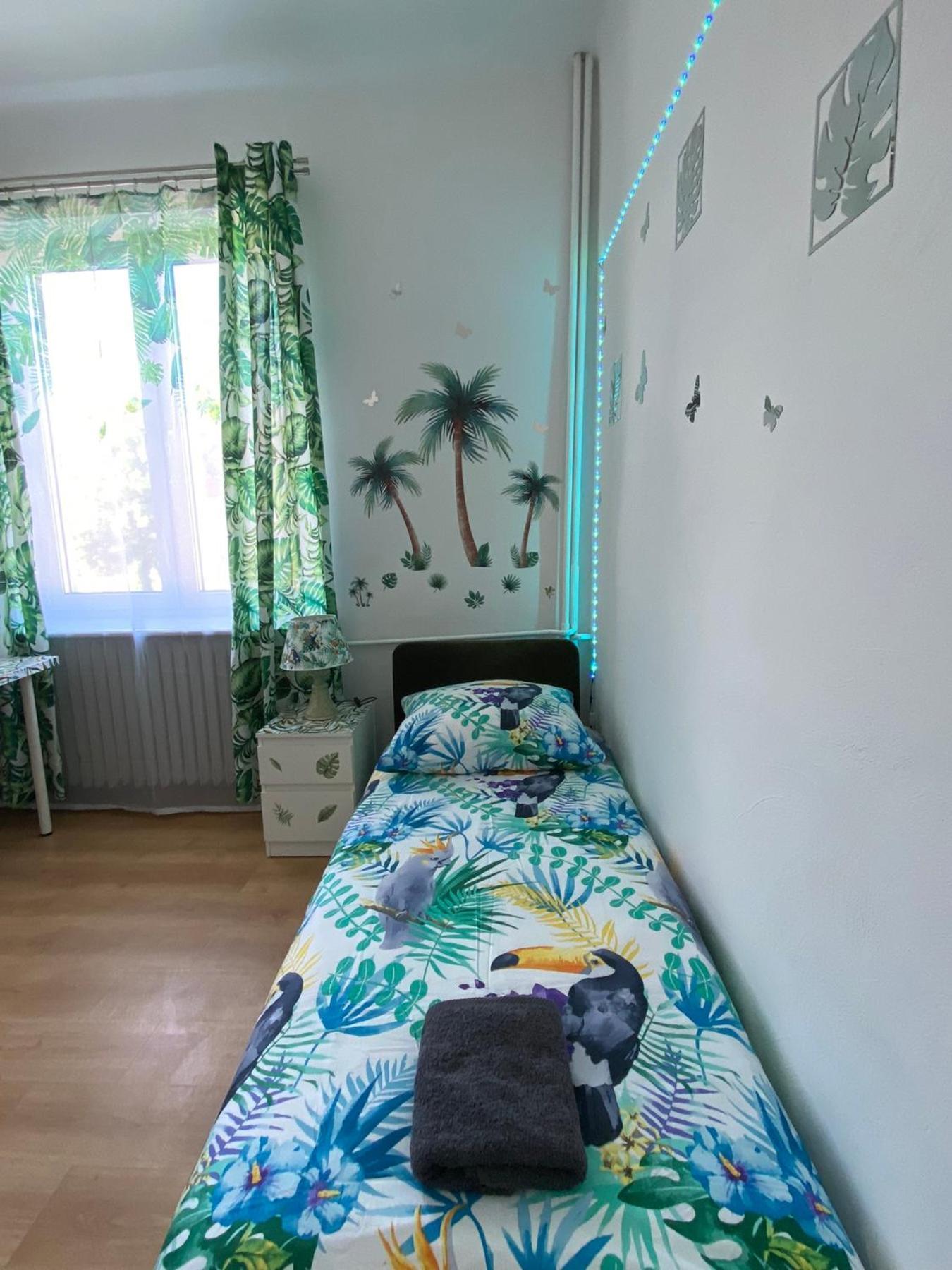 Jungle Rooms กดัญสก์ ห้อง รูปภาพ