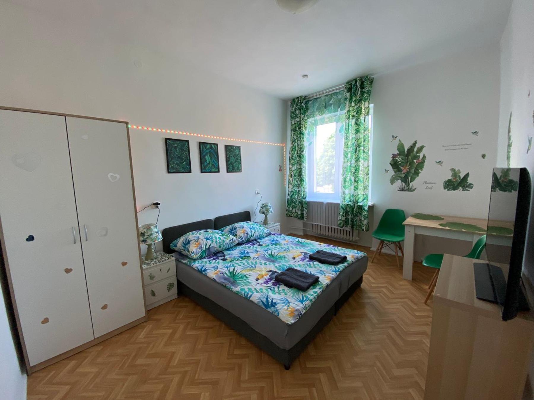 Jungle Rooms กดัญสก์ ห้อง รูปภาพ